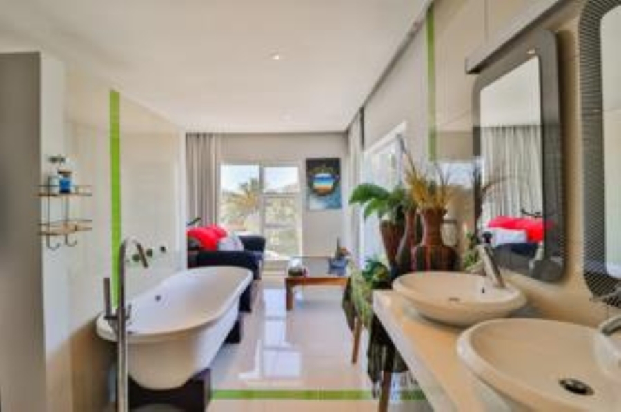 5 Bedroom Property for Sale in Van Riebeeckstrand Western Cape